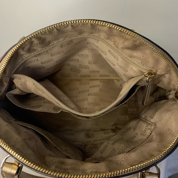 Micheal kors bag - Picture 7 of 8